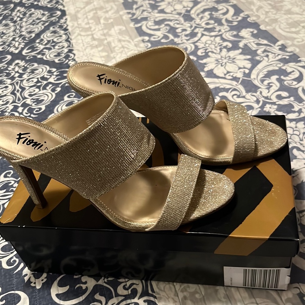 Fioni Champagne sandals- size 9 - barely worn